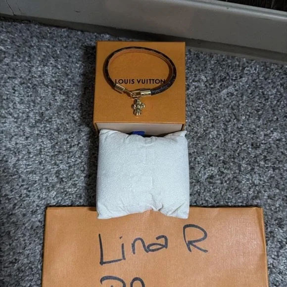 Louis Vuitton Vivian Charm Bracelet. - Picture 8 of 8